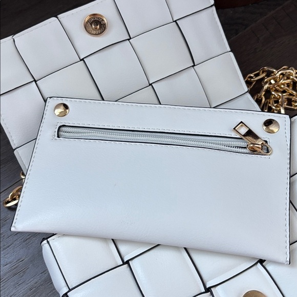 Eleganza Vegan Leather Flap snap top,double gold chain,black weave pattern - Picture 3 of 11